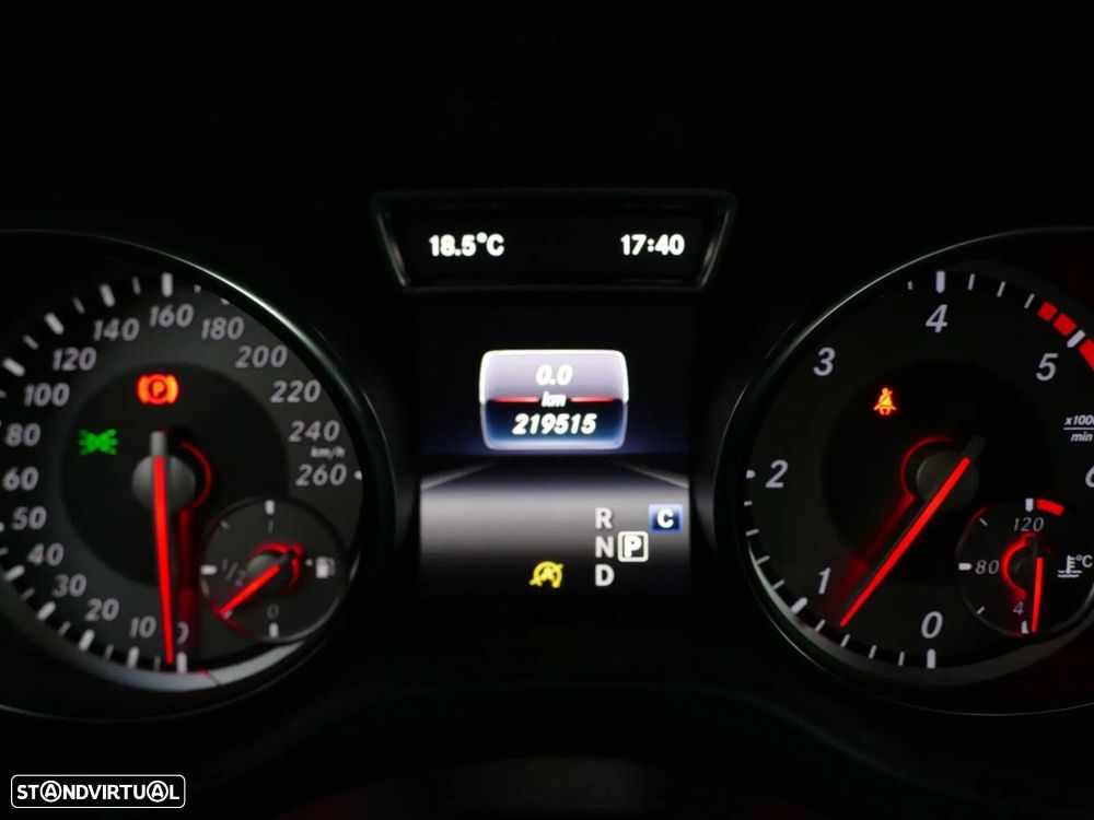 Mercedes-Benz GLA 220 d Urban - 20