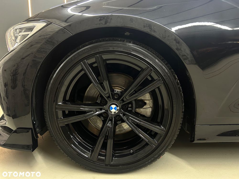 BMW Seria 3 330i M Sport - 16
