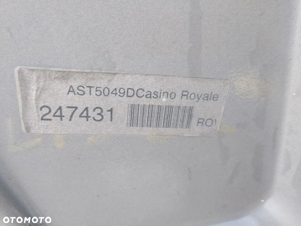 D483 ASTON MARTIN DBS BB9 LEWE DRZWI - 3