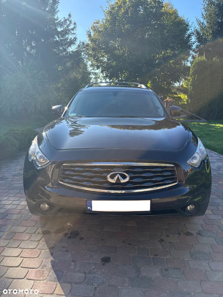 Infiniti FX - 8