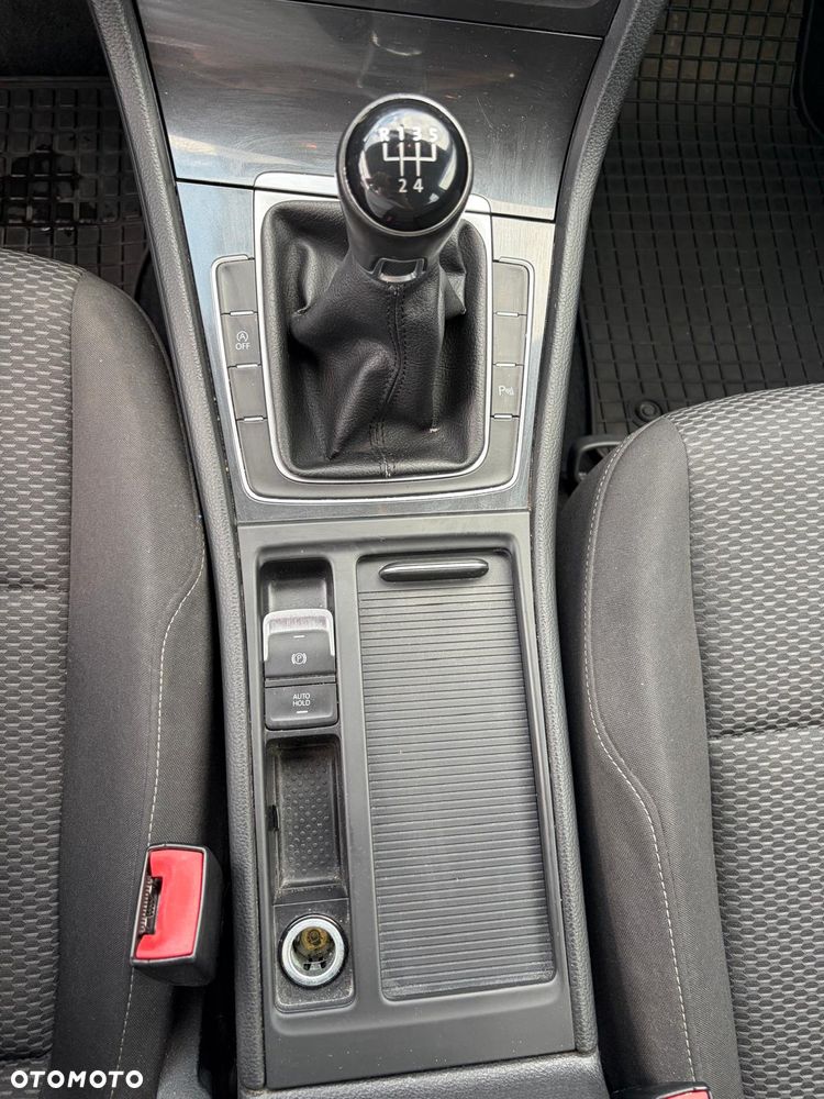 Volkswagen Golf - 15