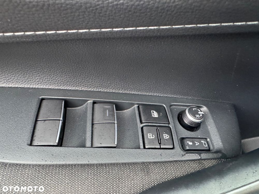 Toyota Corolla 1.8 Hybrid Comfort - 27