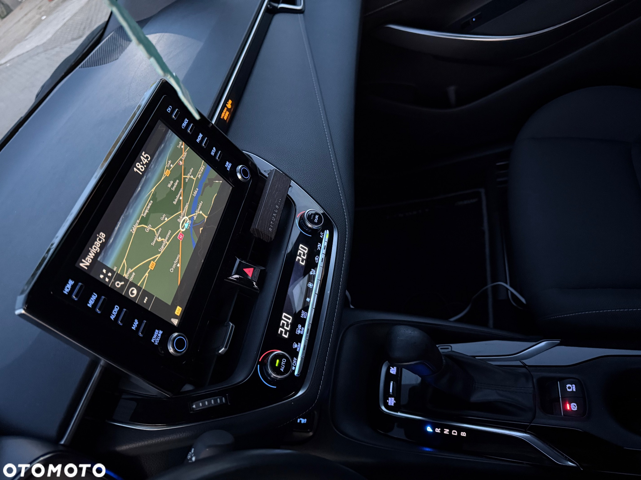 Toyota Corolla 1.8 Hybrid Active - 13