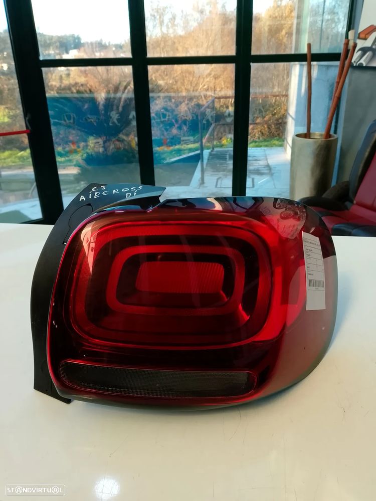 FAROLIM DIREITO CITROEN C3 AIRCROSS II / YQ00850080 - 1