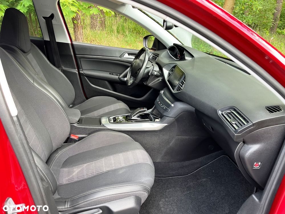 Peugeot 308 1.2 PureTech GPF Allure S&S EAT8 - 6