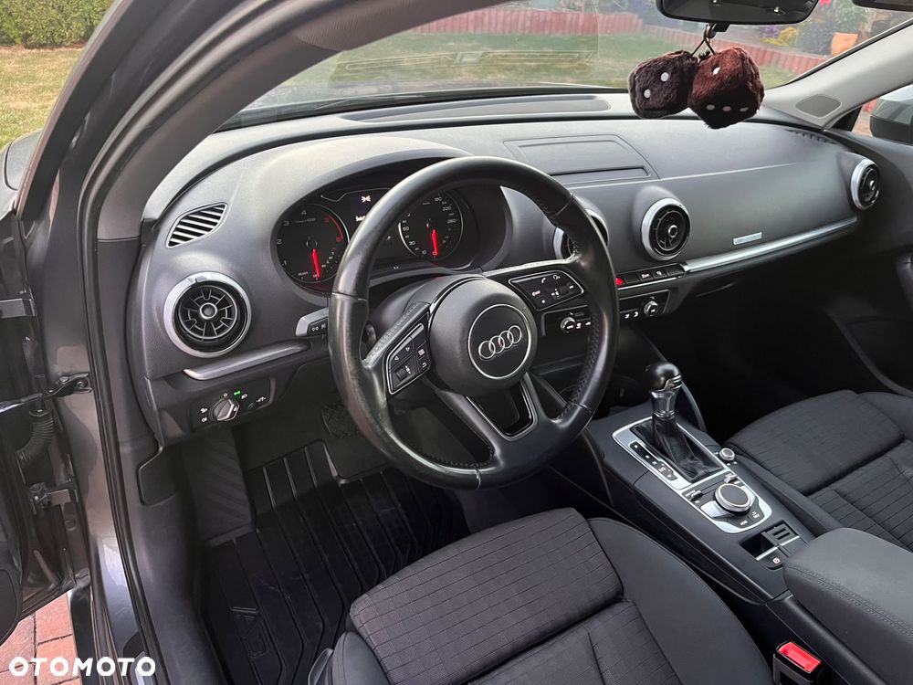 Audi A3 Sportback 1.6 TDI S tronic - 24