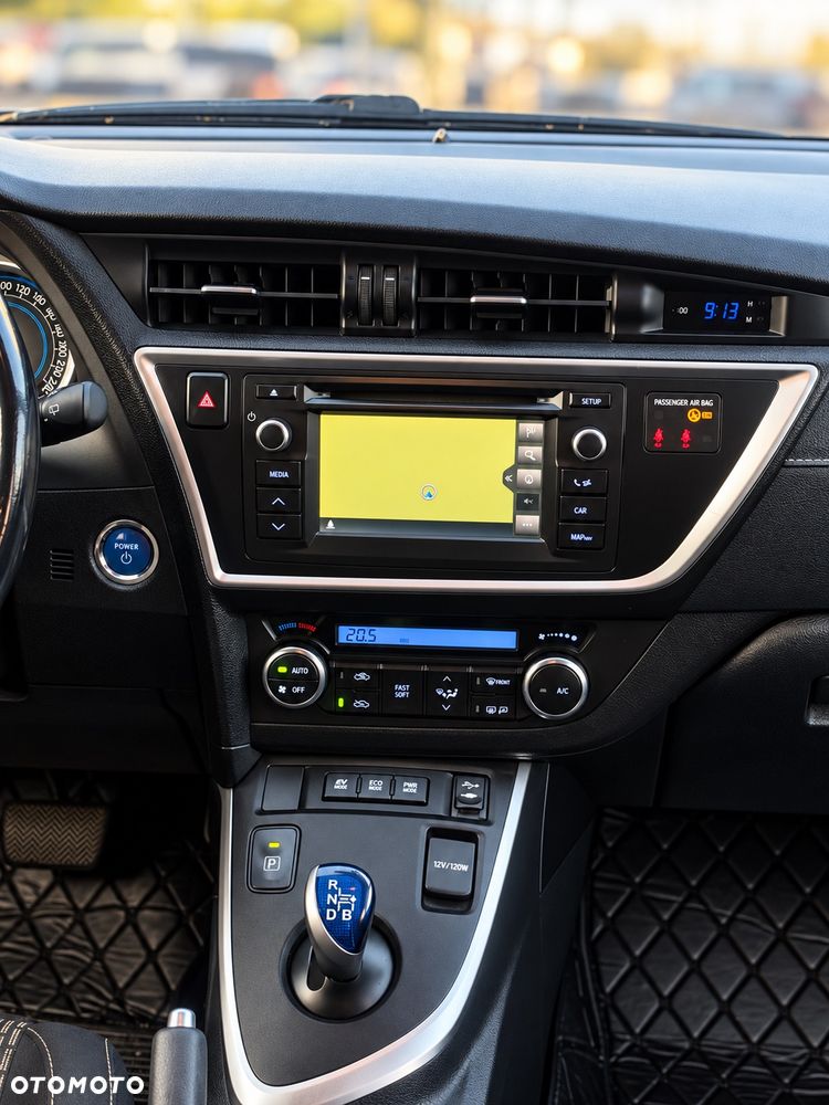 Toyota Auris 1.8 HSD Luna - 9