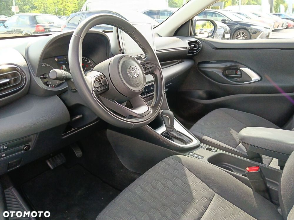 Toyota Yaris - 10