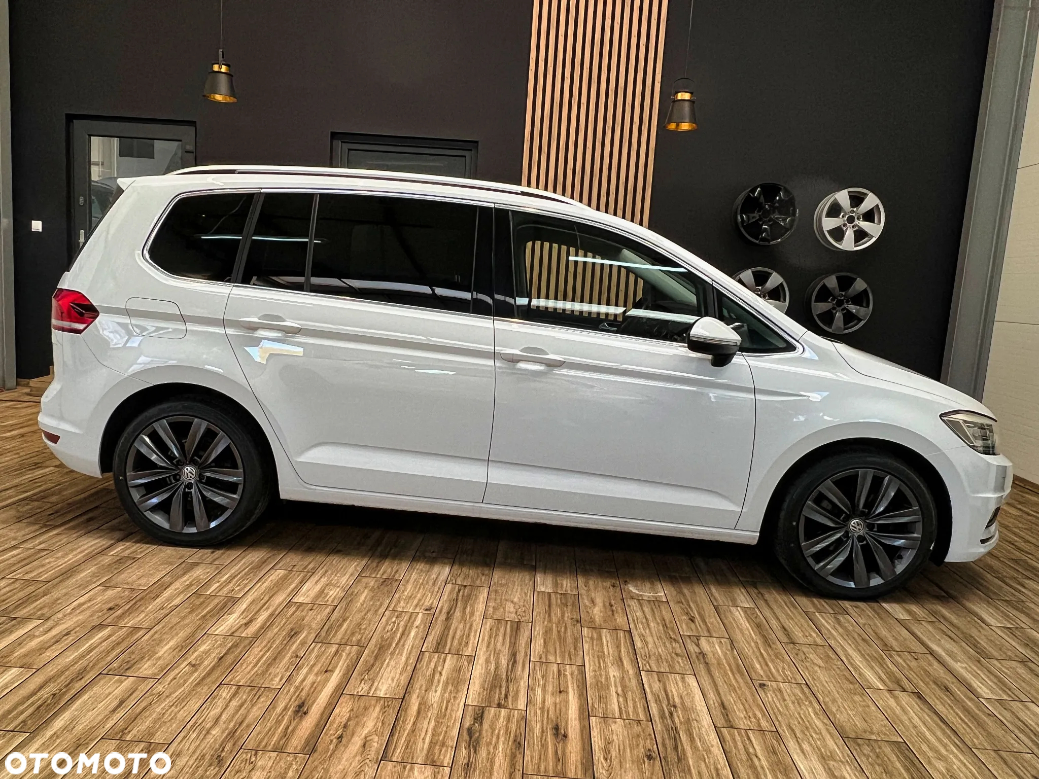 Volkswagen Touran 2.0 TDI BMT Highline DSG - 5