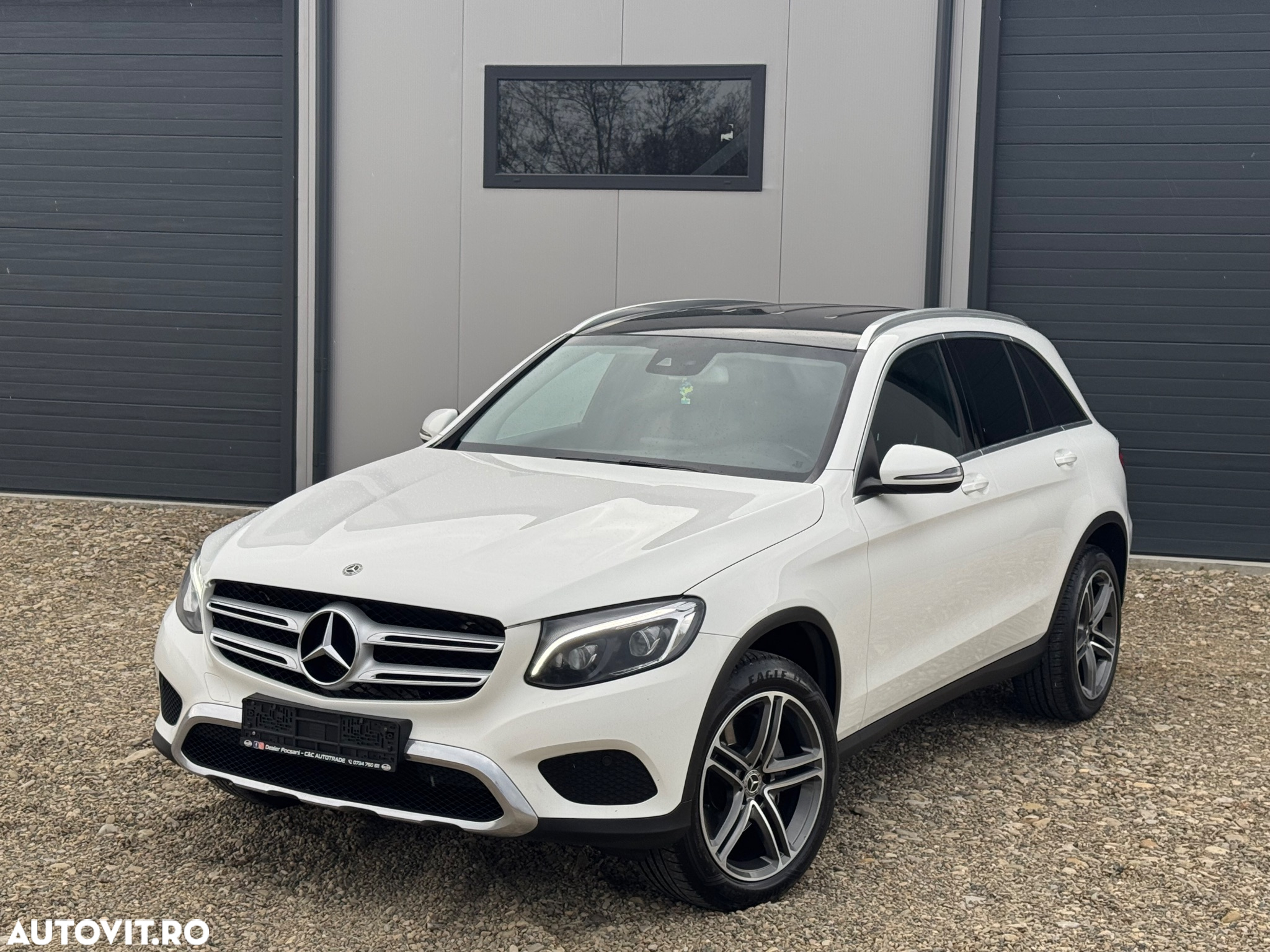 Mercedes-Benz GLC 220 d 4Matic 9G-TRONIC AMG Line - 2