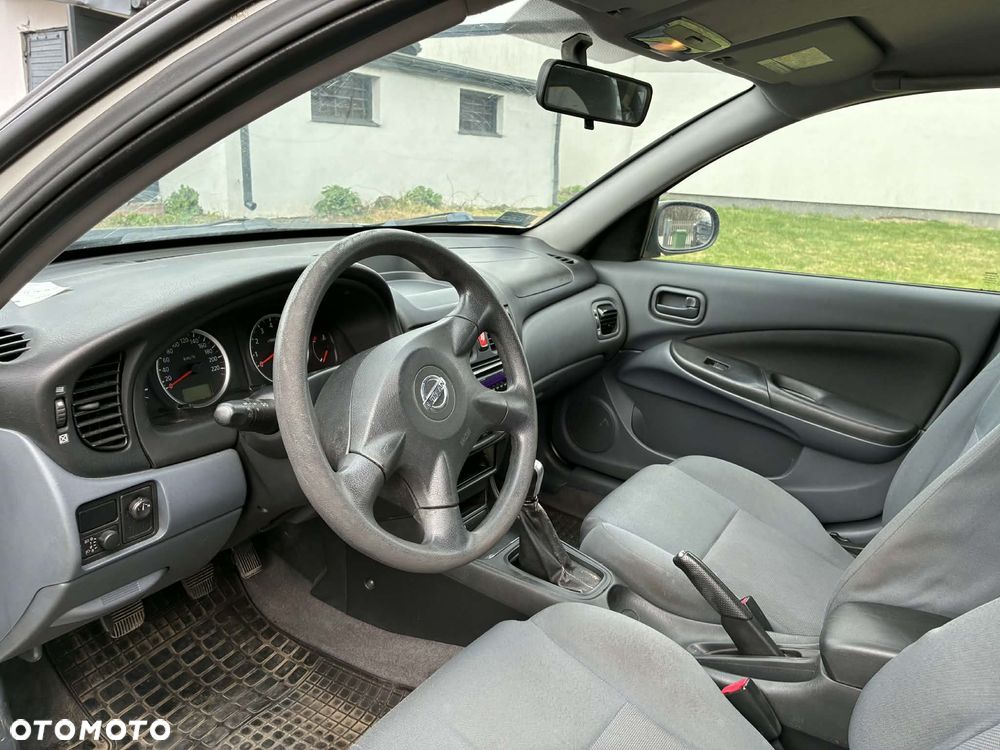 Nissan Almera 1.5 Base - 5