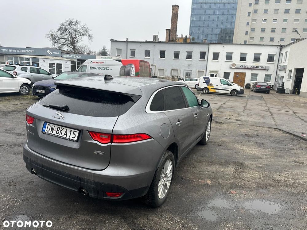Jaguar F-Pace 2.0 i4D AWD Chequered Flag - 3