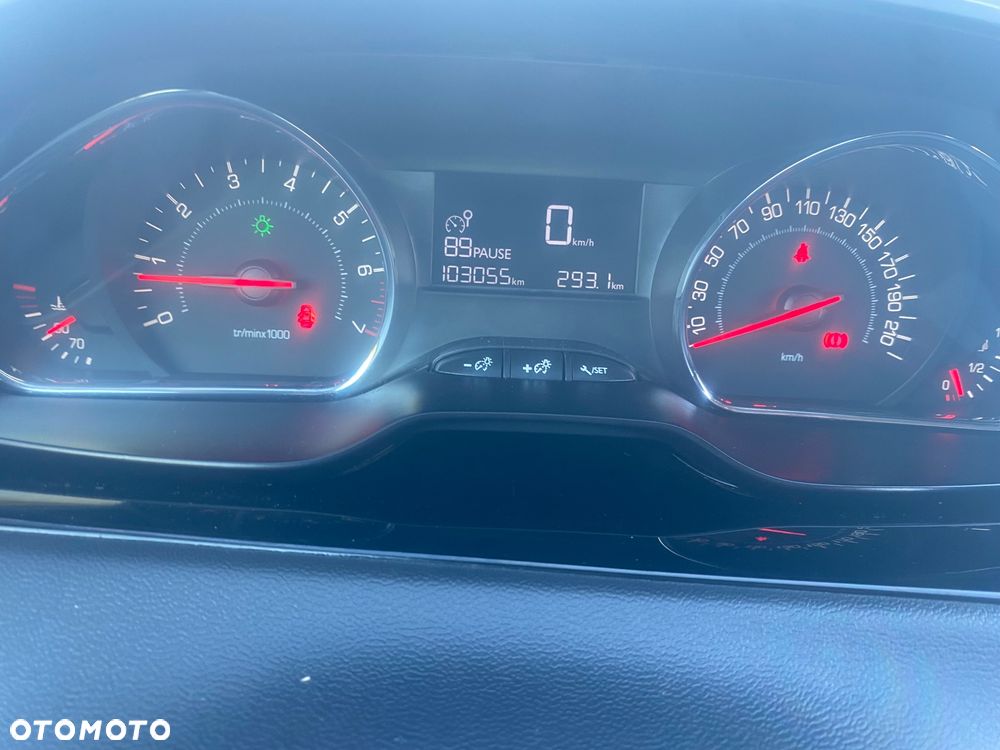 Peugeot 208 1.4 VTi Active - 24