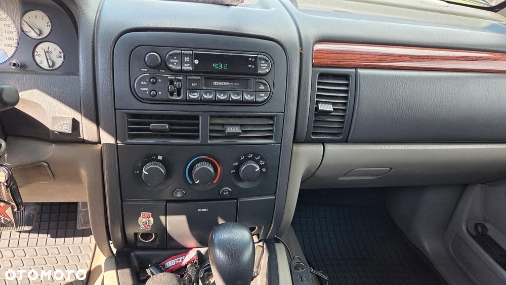 Jeep Grand Cherokee 4.0 Laredo - 12