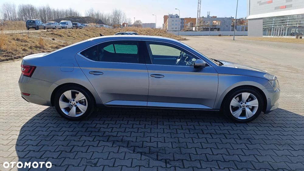 Skoda Superb 2.0 TDI DSG L&K - 6