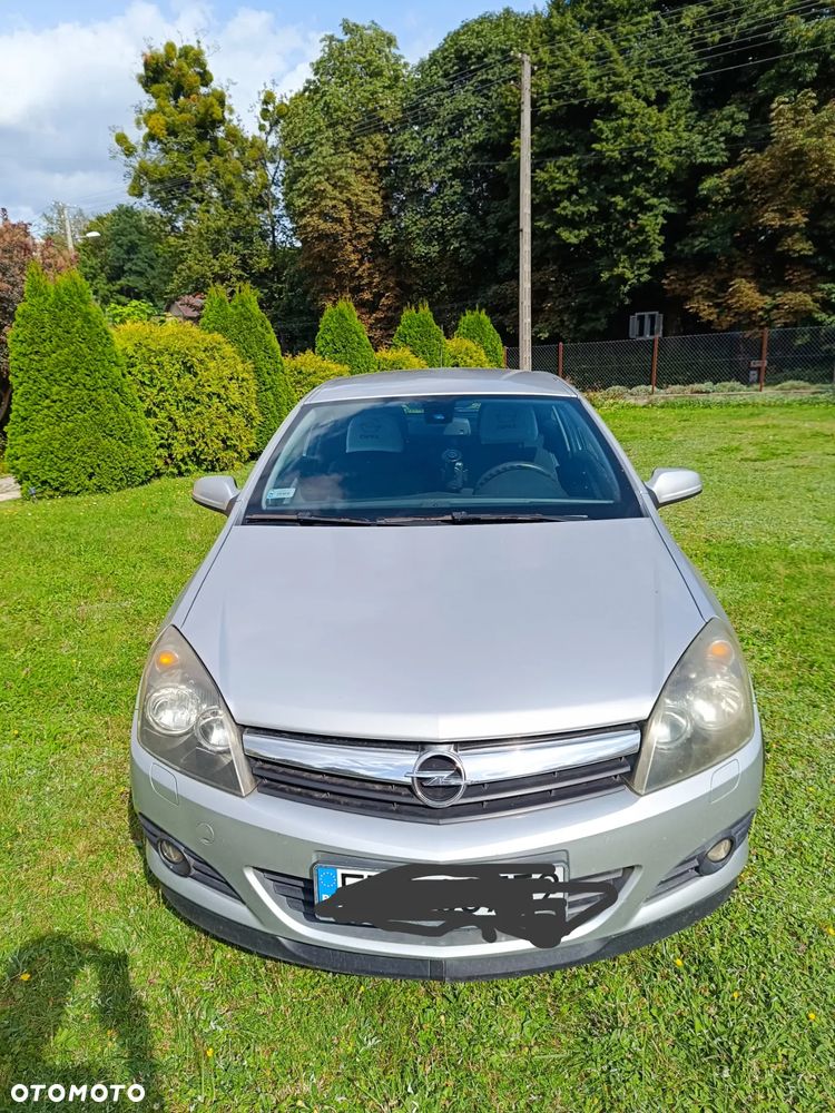 Opel Astra III GTC 1.6 Cosmo - 3