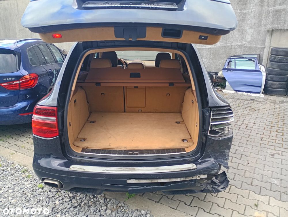 Porsche Cayenne - 15