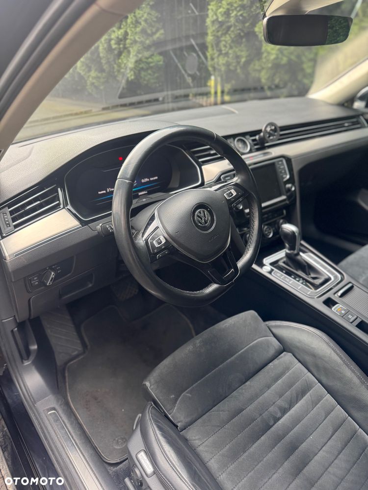 Volkswagen Passat - 16