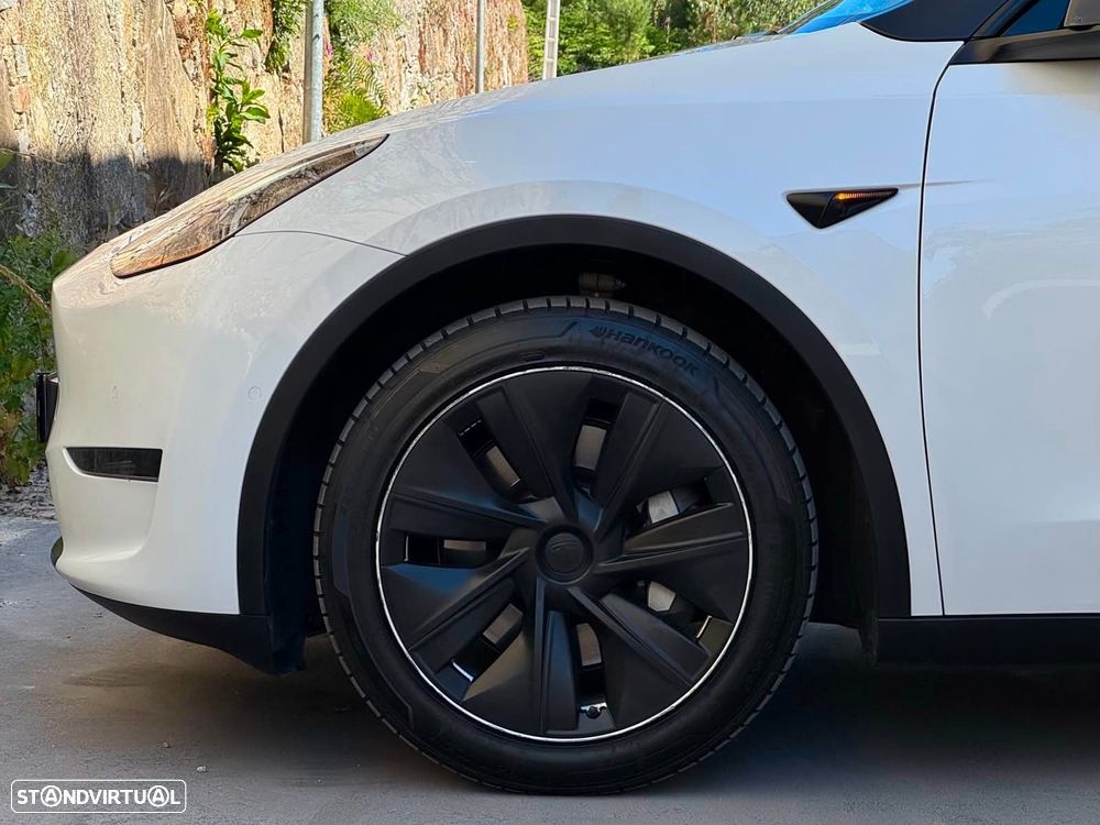 Tesla Model Y Long Range Dual Motor AWD - 22