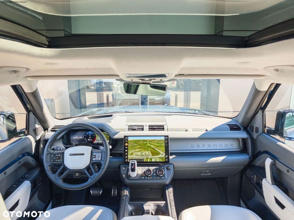 Land Rover Defender - 2