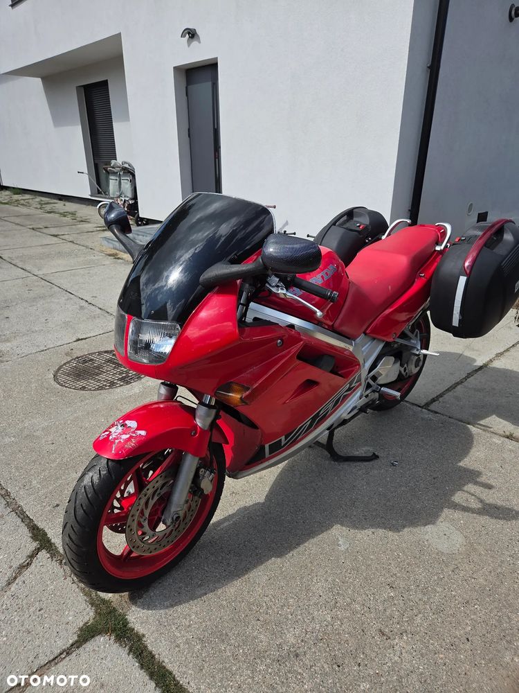 Honda VFR - 8