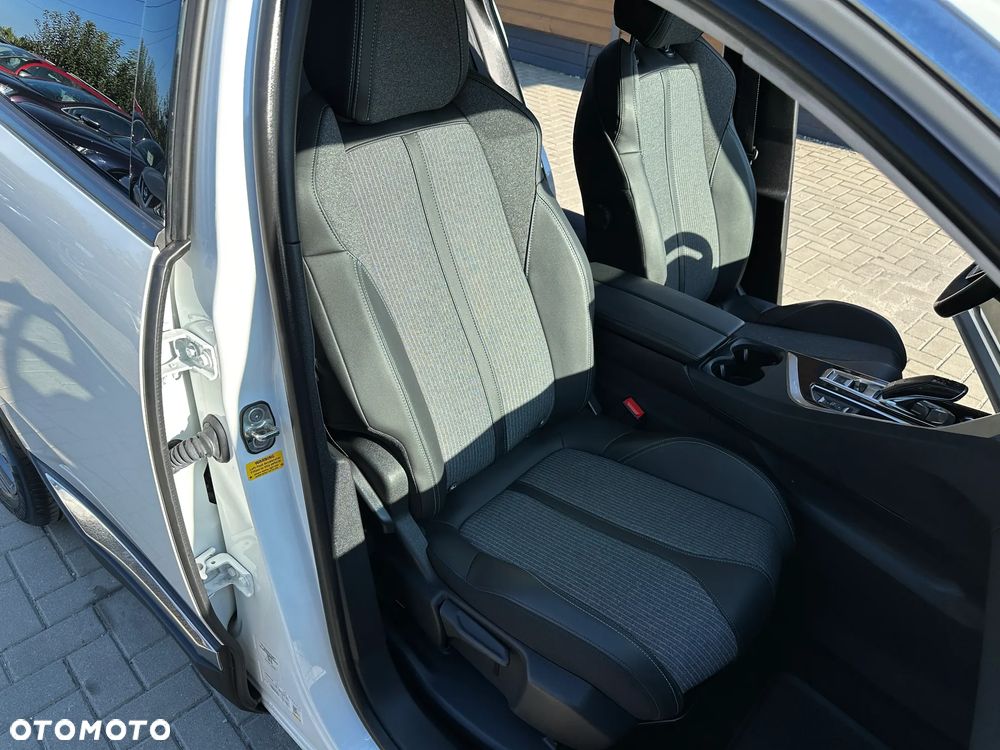 Peugeot 3008 - 23