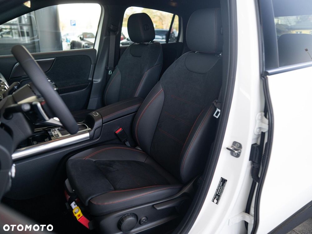 Mercedes-Benz GLA - 9