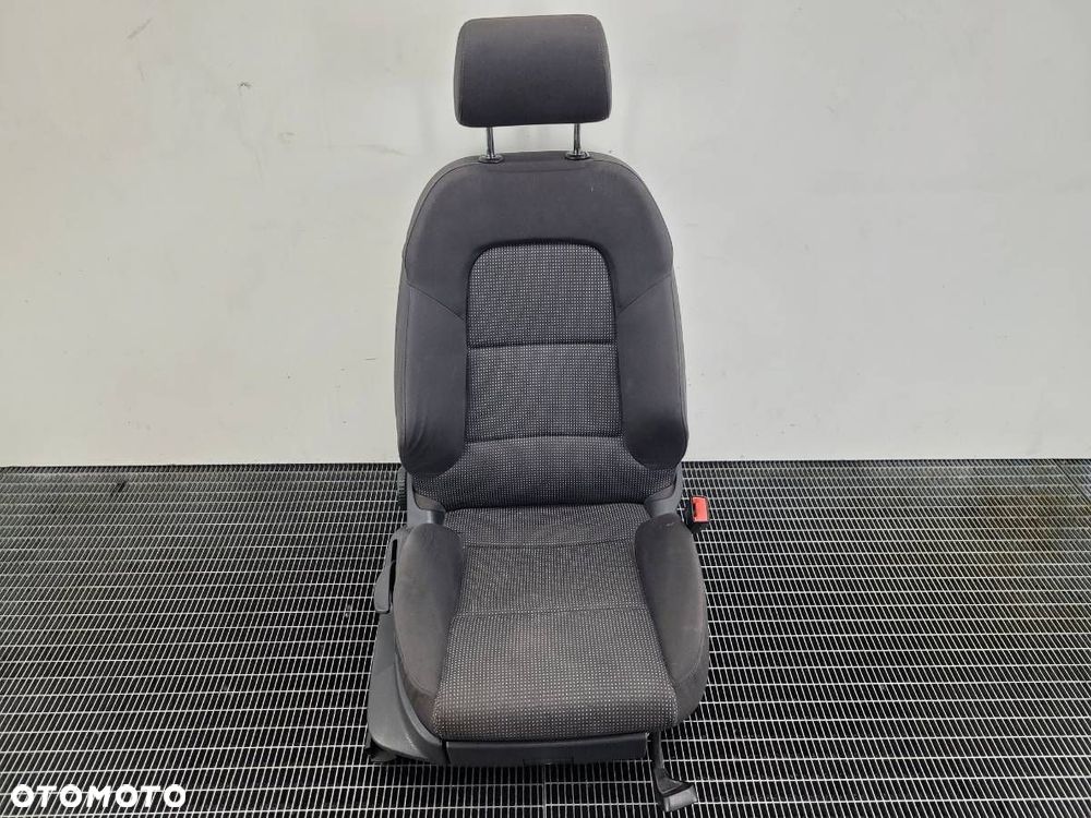FOTEL PRAWY PASAŻERA AUDI A3 8P 5D SPORTBACK EUROPA - 1
