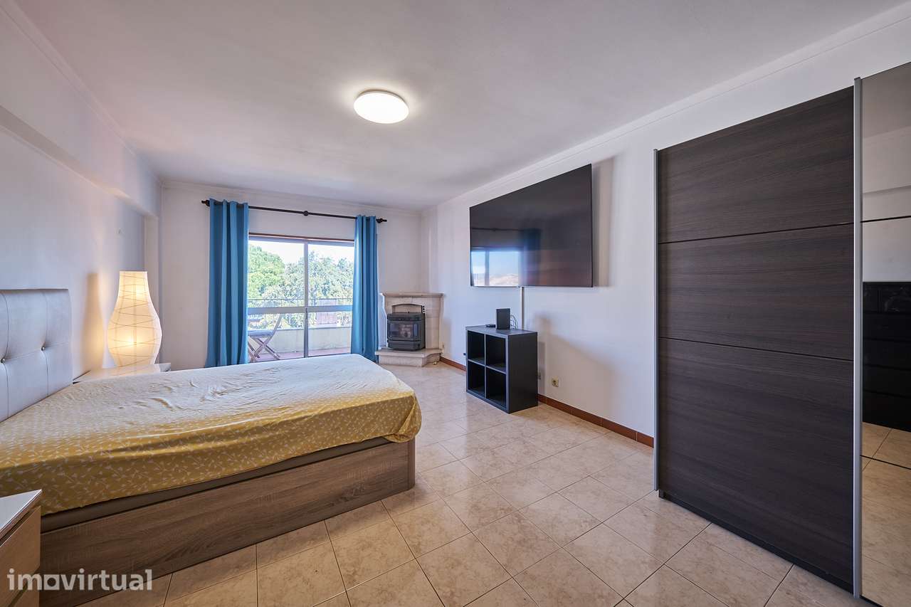 Apartamento T3 Cruz de Pau com 2 WC - Grande imagem: 2/25