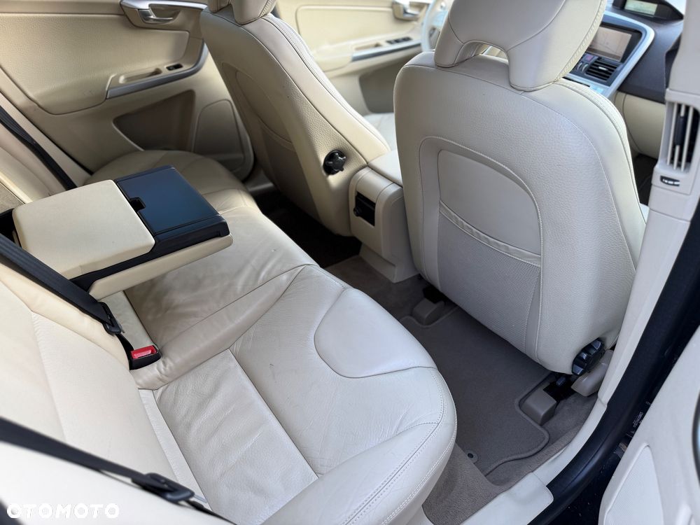 Volvo XC 60 2.4D Summum - 26