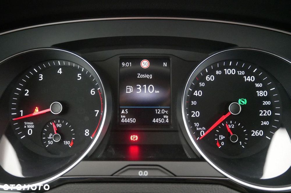 Volkswagen Passat Variant 2.0 TSI Business DSG - 9