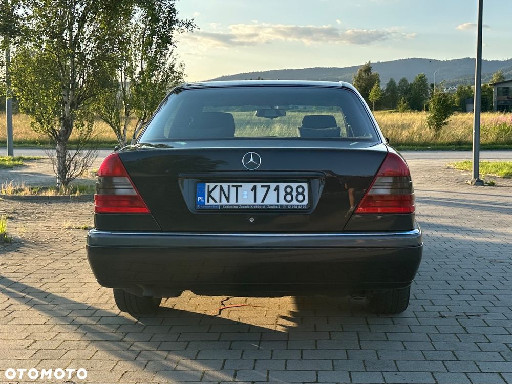 Mercedes-Benz Klasa C 180 Elegance - 7