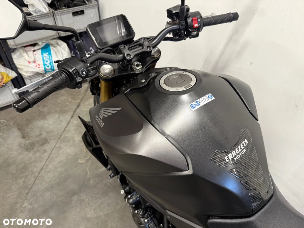 Honda Hornet - 21