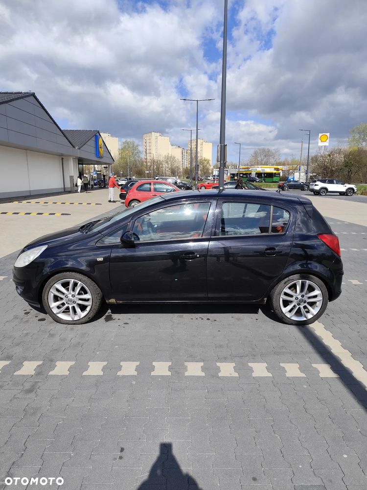 Opel Corsa 1.4 16V Cosmo - 4