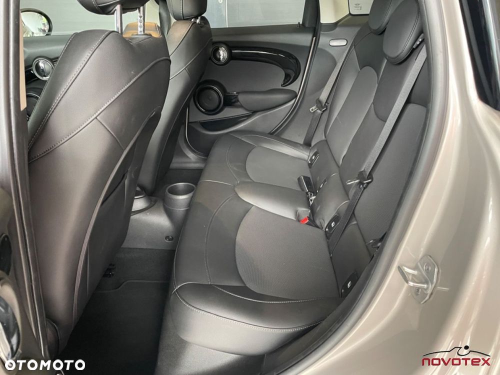 MINI Cooper Essential Trim - 24