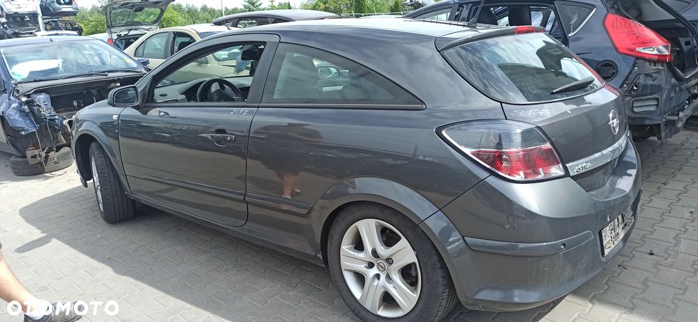Opel Astra H 3  GTC z silnikiem benzynowym 1,6 16V ozn Z16XER i skrzynią manualną ozn f17 lakier Z177 - 2