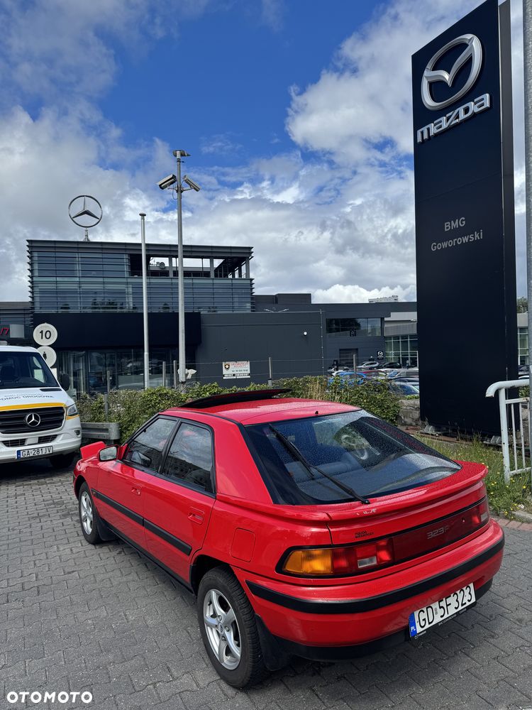 Mazda 323F - 4