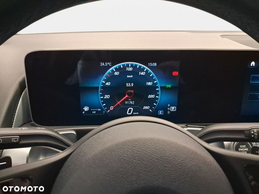 Mercedes-Benz GLB - 18