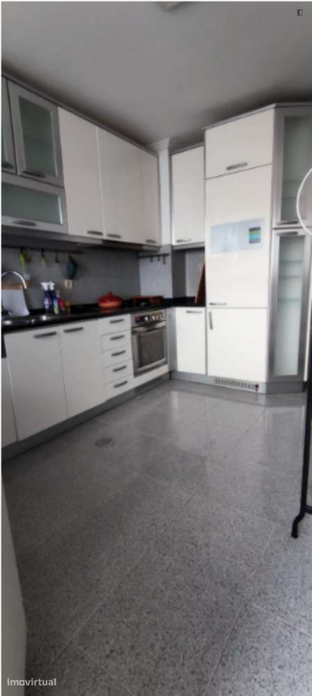 Quarto - localizado em Custóias Porto - Grande imagem: 2/7