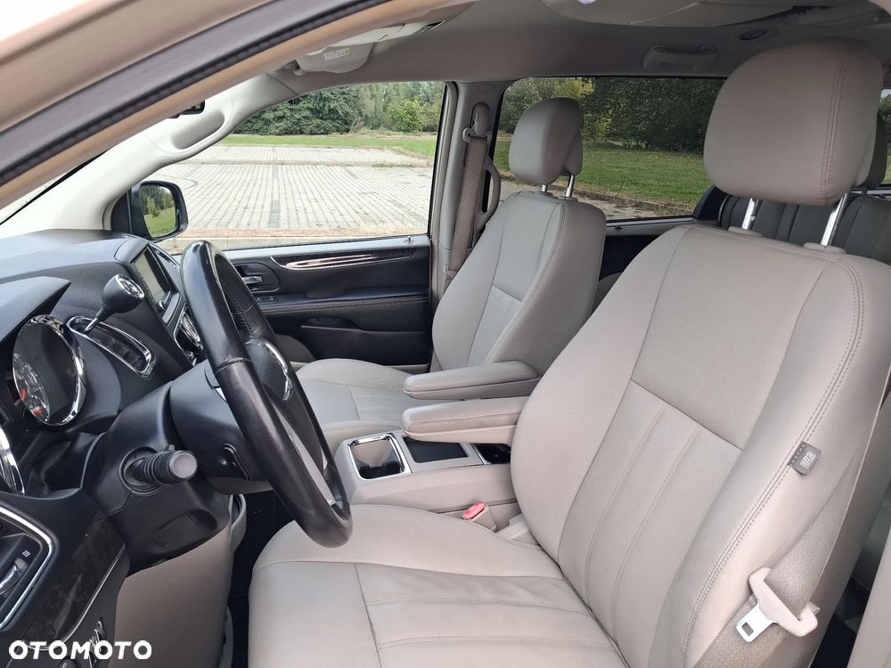 Chrysler Town & Country 3.6 Touring - 22