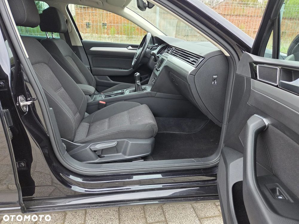 Volkswagen Passat Variant 2.0 TDI (BlueMotion Technology) Comfortline - 13