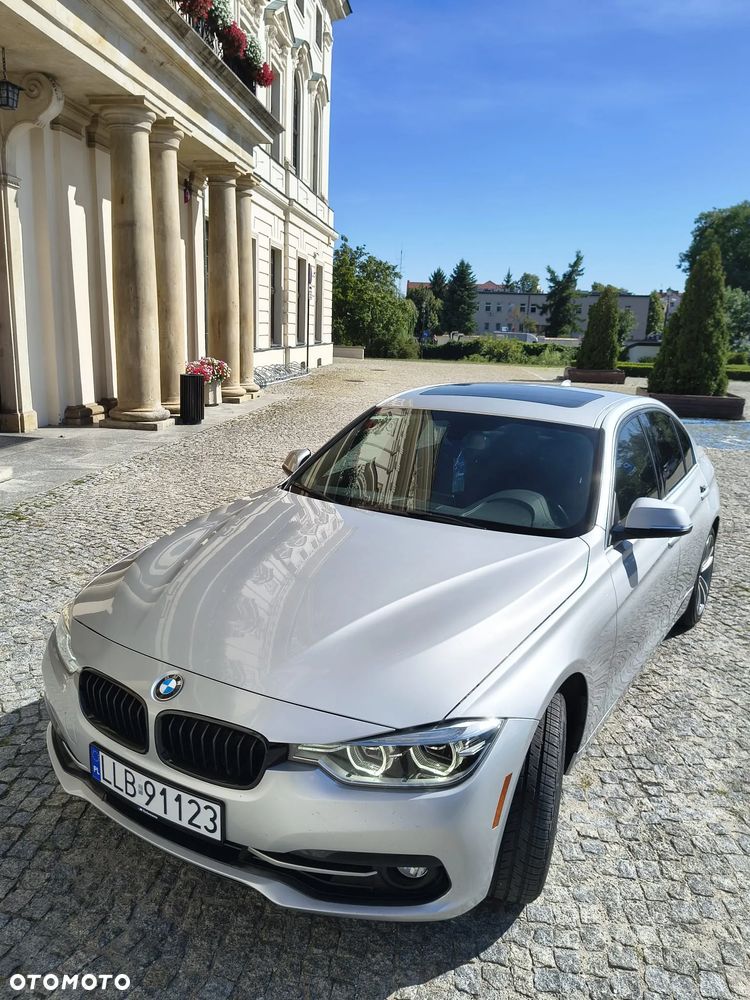 BMW Seria 3 330i Sport Line - 39