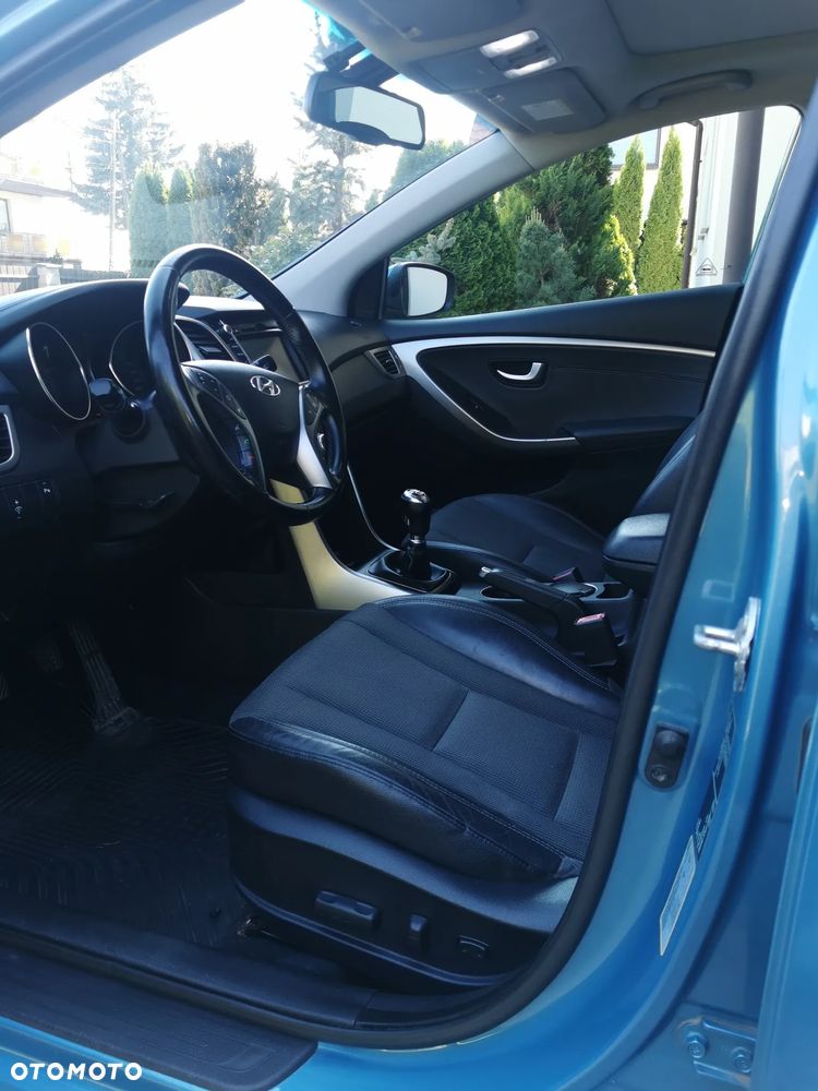 Hyundai i30 1.6 CRDi Premium - 11