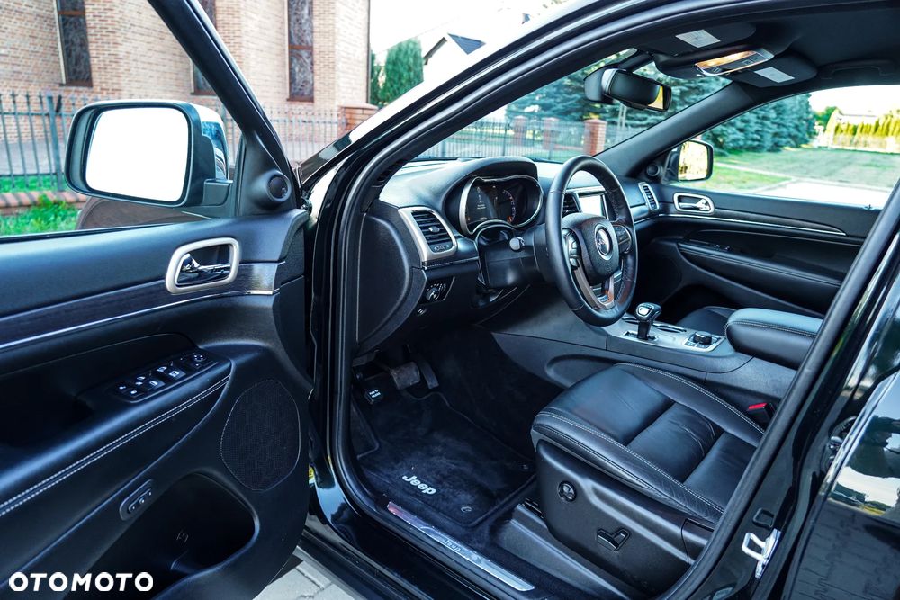 Jeep Grand Cherokee - 16