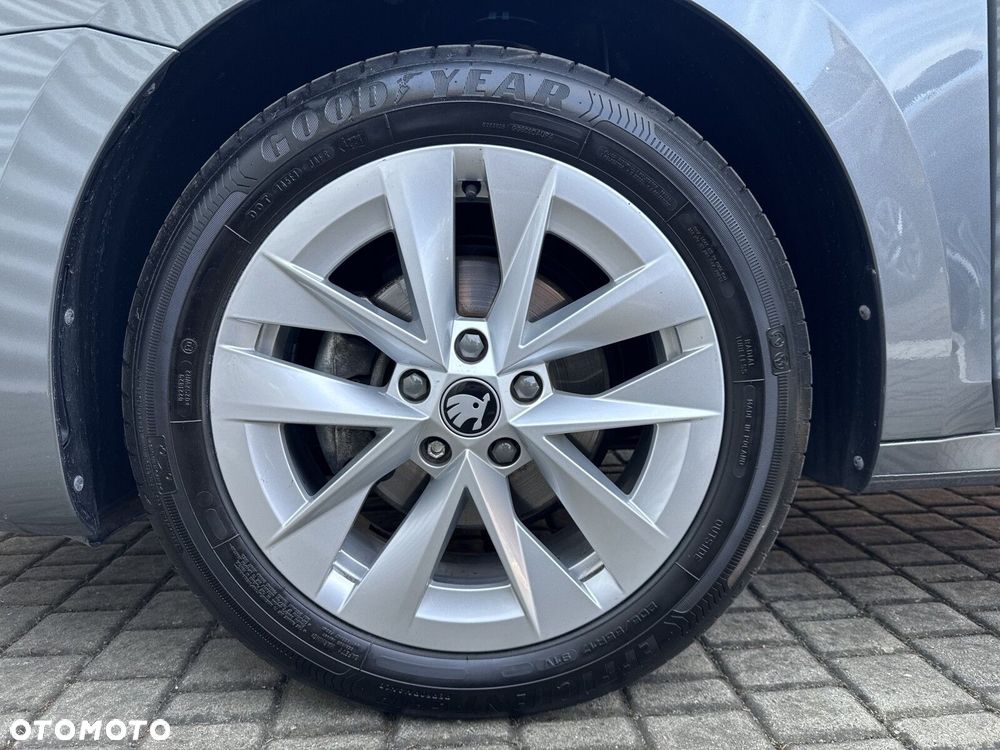 Skoda Octavia 1.5 TSI mHEV Selection DSG - 38