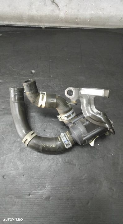 Pompa recirculare apa 2.0 tdi audi q3 8u 5q0121599q - 2