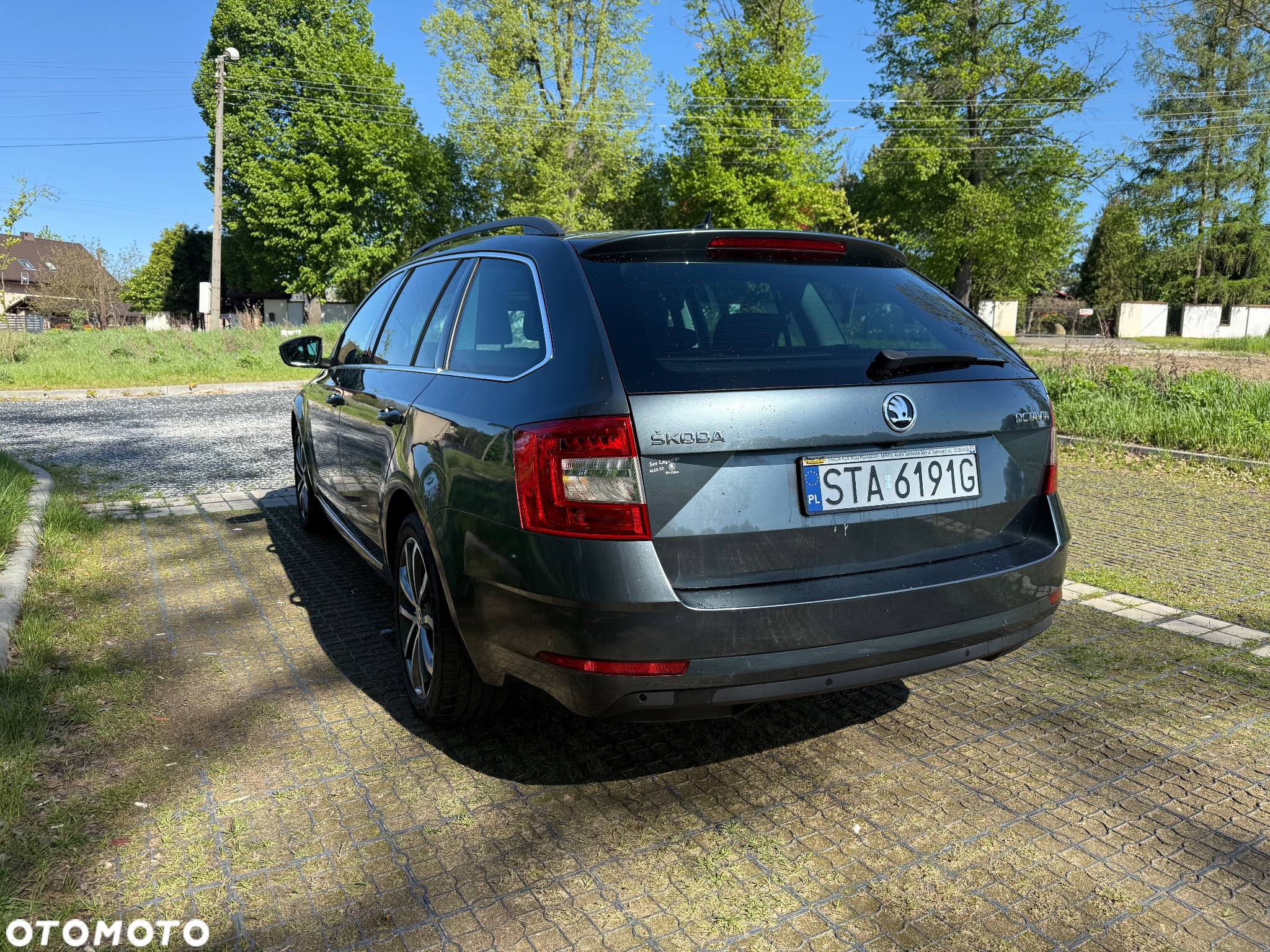 Skoda Octavia Combi 2.0 TDI DSG Edition - 10