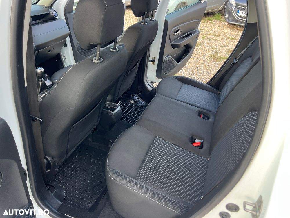 Dacia Duster 1.6 SCe 4WD Essential - 16
