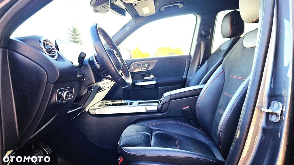 Mercedes-Benz GLB 220 mHEV 4-Matic AMG Line 8G-DCT - 10