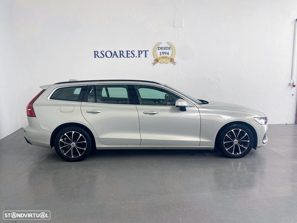 Volvo V60 2.0 B4 Momentum Geartronic - 3